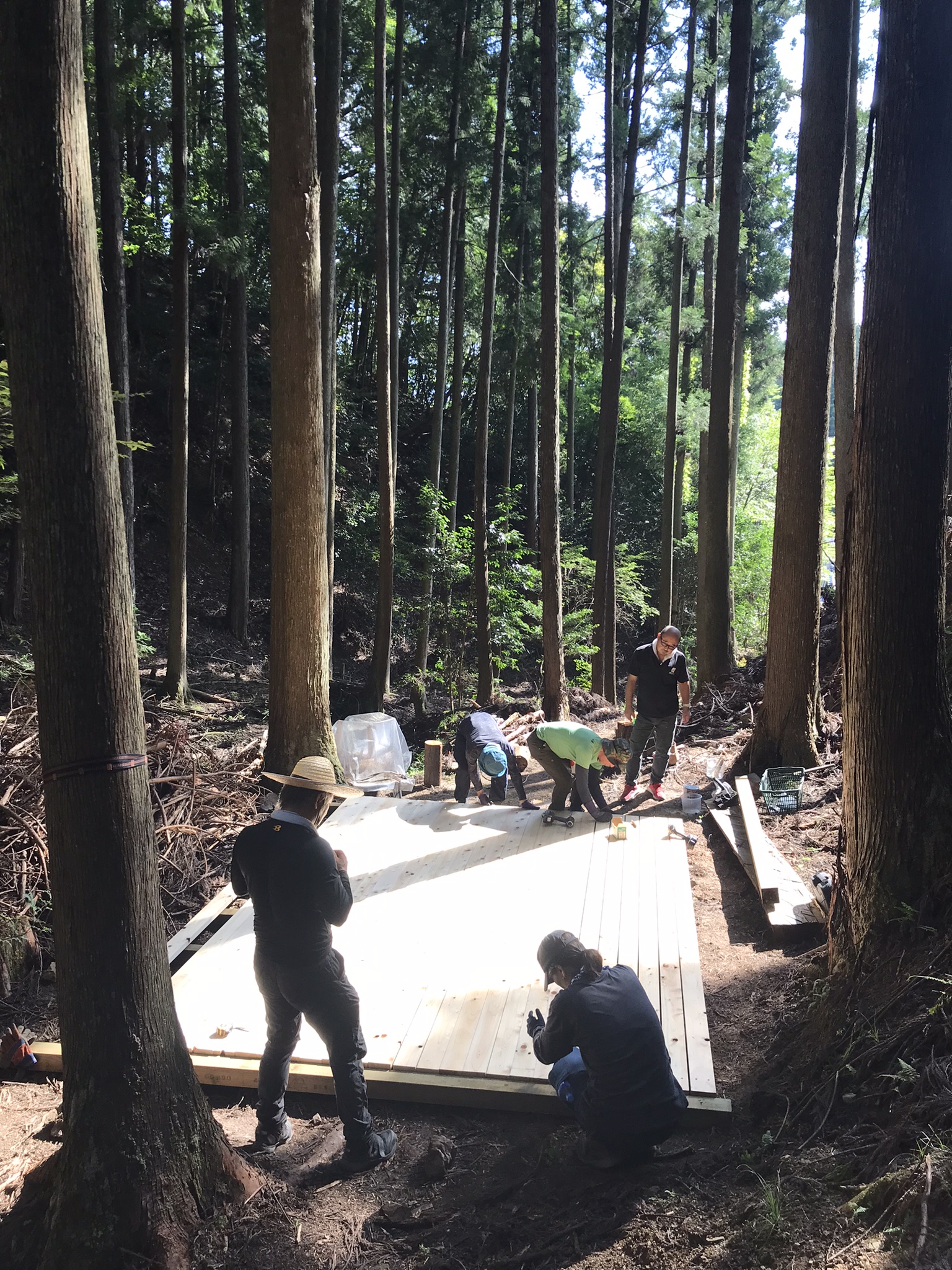 山の木を使ったコンポストづくりワークショップ開催