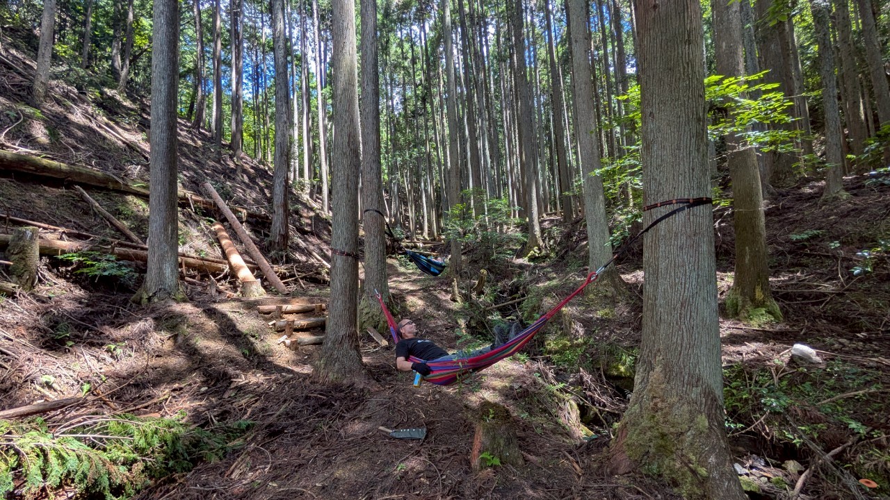 🌲山のウッドデッキで木製テーブル作成ワークショップ