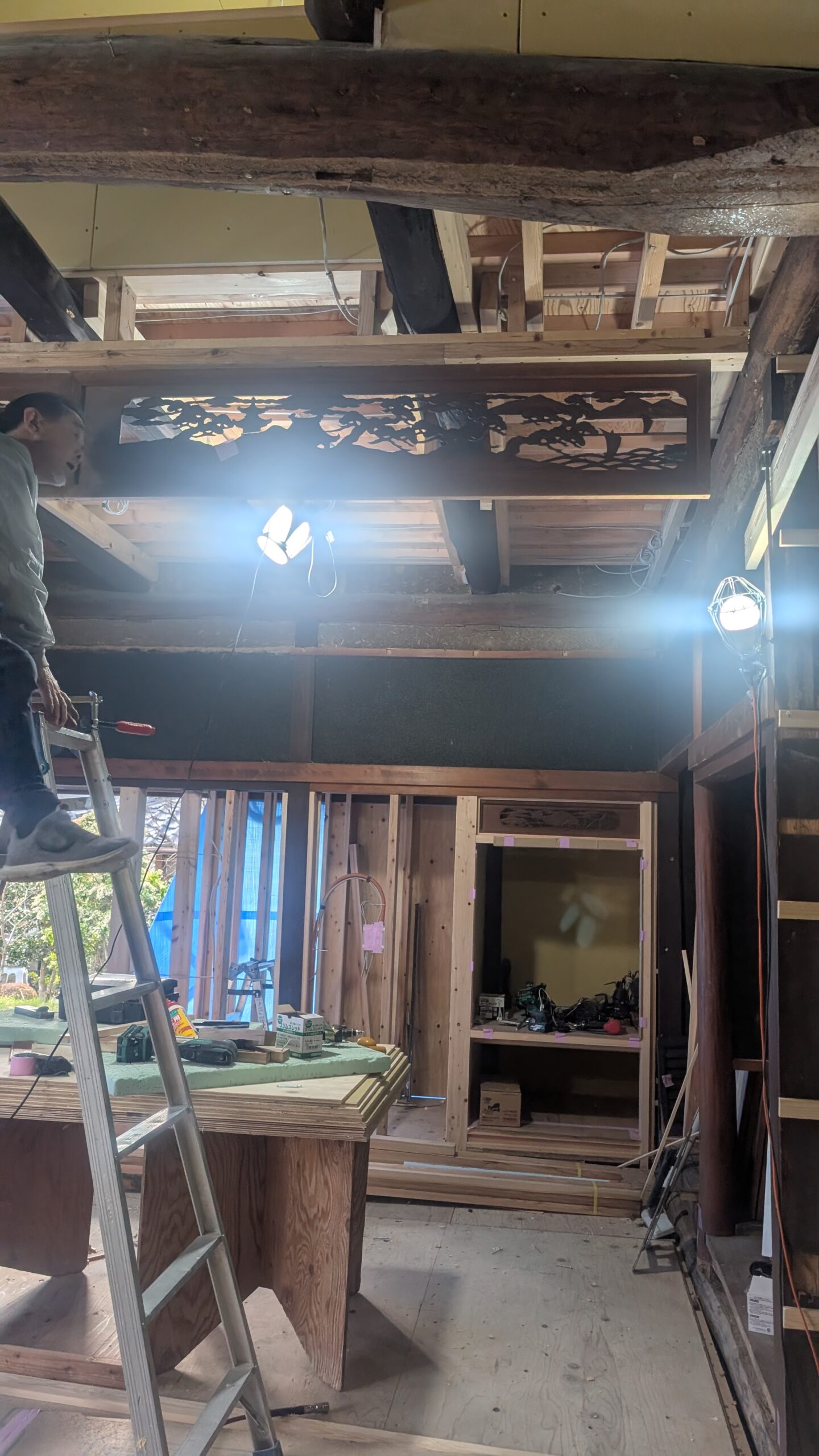 「欄間」に宿る職人の技と、古民家リノベーションの醍醐味